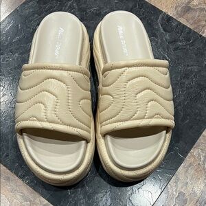 Public Desire Quilted Slide Sandals in Beige Sz 9